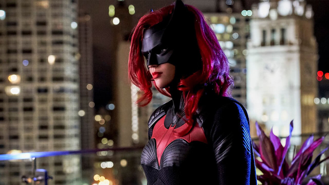 出櫃女英雄影集《蝙蝠女俠》將有第二季，但露比蘿絲辭演女主角了